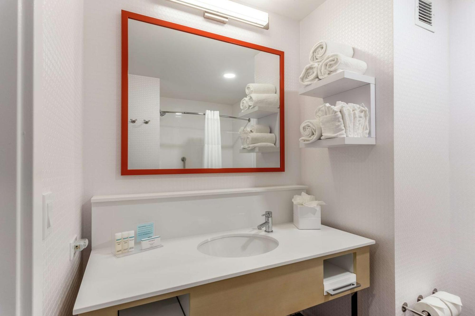 Hampton Inn Oakland Downtown-City Center Екстер'єр фото