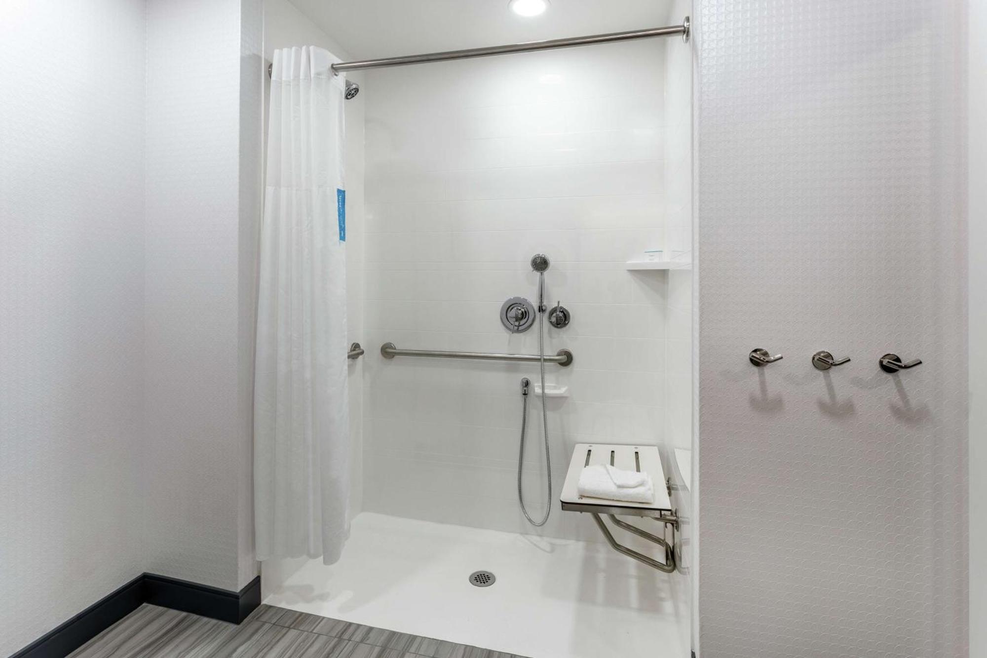 Hampton Inn Oakland Downtown-City Center Екстер'єр фото