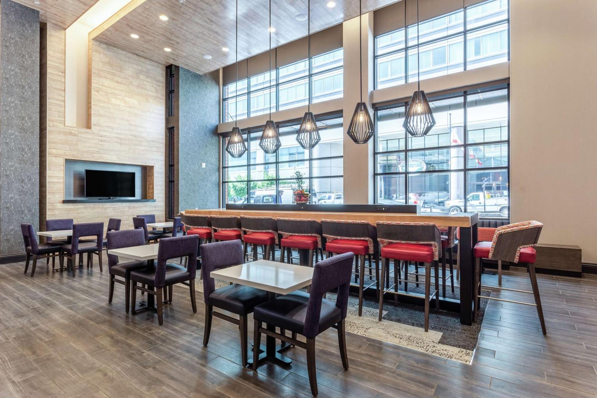 Hampton Inn Oakland Downtown-City Center Екстер'єр фото
